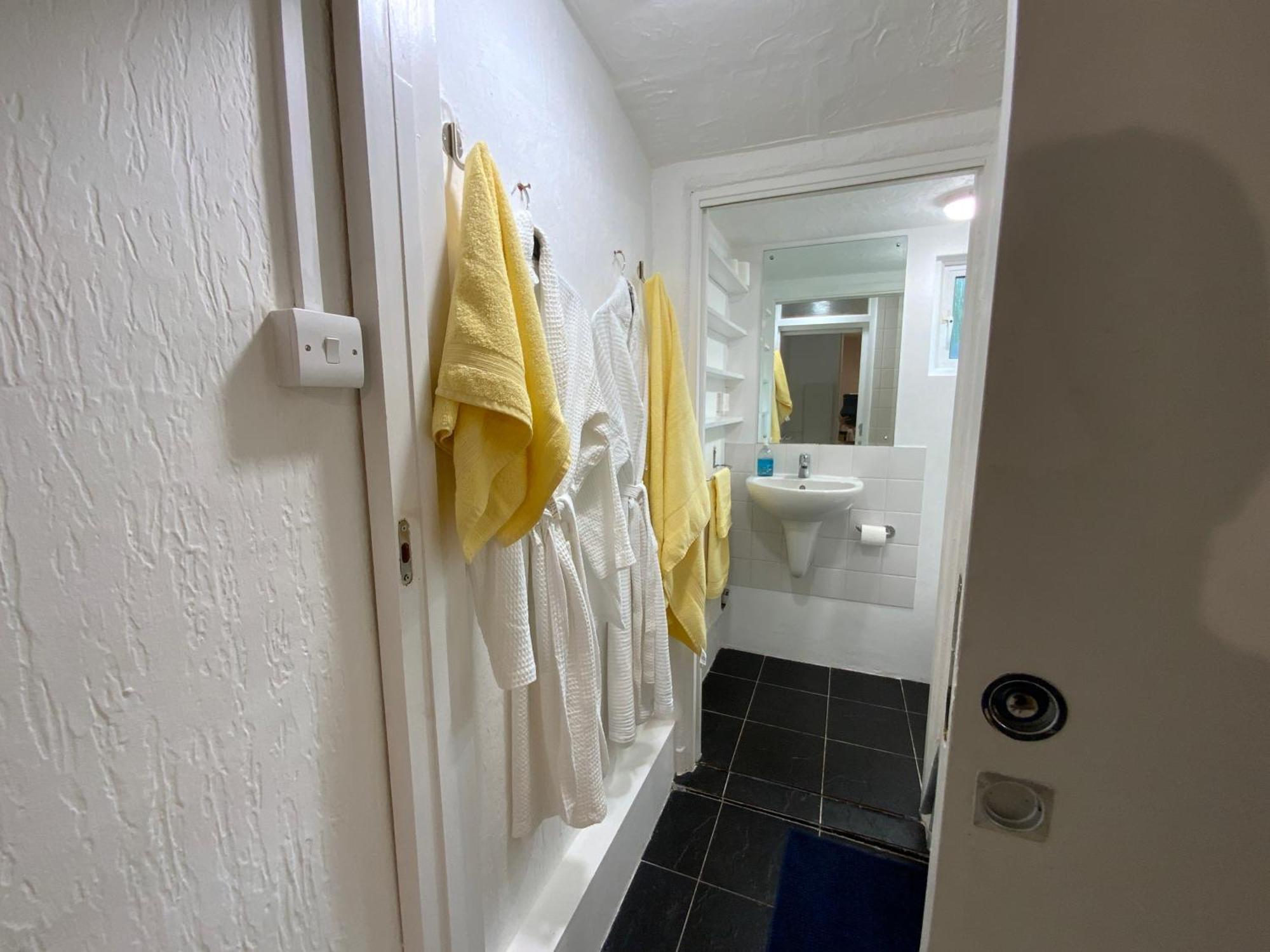 Right By Leigh Broadway Private Garden Large Ground Fl Apt Southend-on-Sea Exteriér fotografie